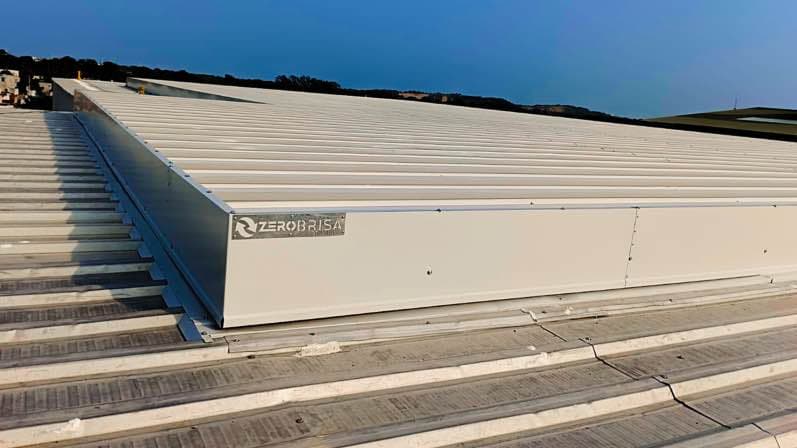 Louvers controlados para una máxima eficiencia en ventilación e iluminación