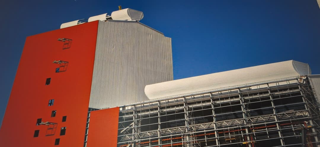 Industria de alto nivel con un sistema de ventilación adecuado para sus trabajadores